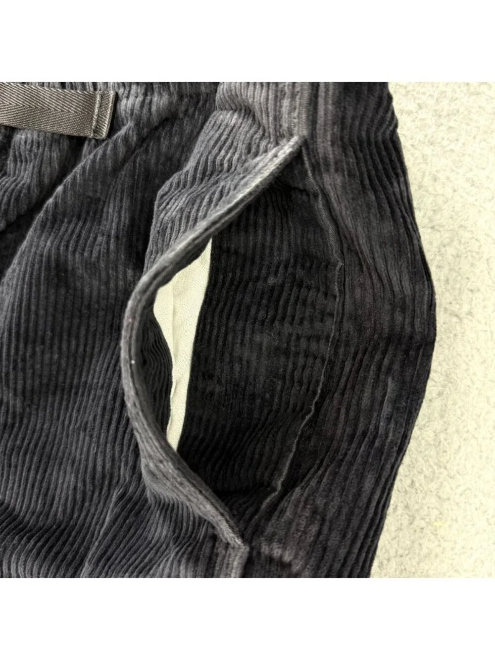 Levis Shorts Mens Medium Black Corduroy Skateboarding Quick Release Skate Skater